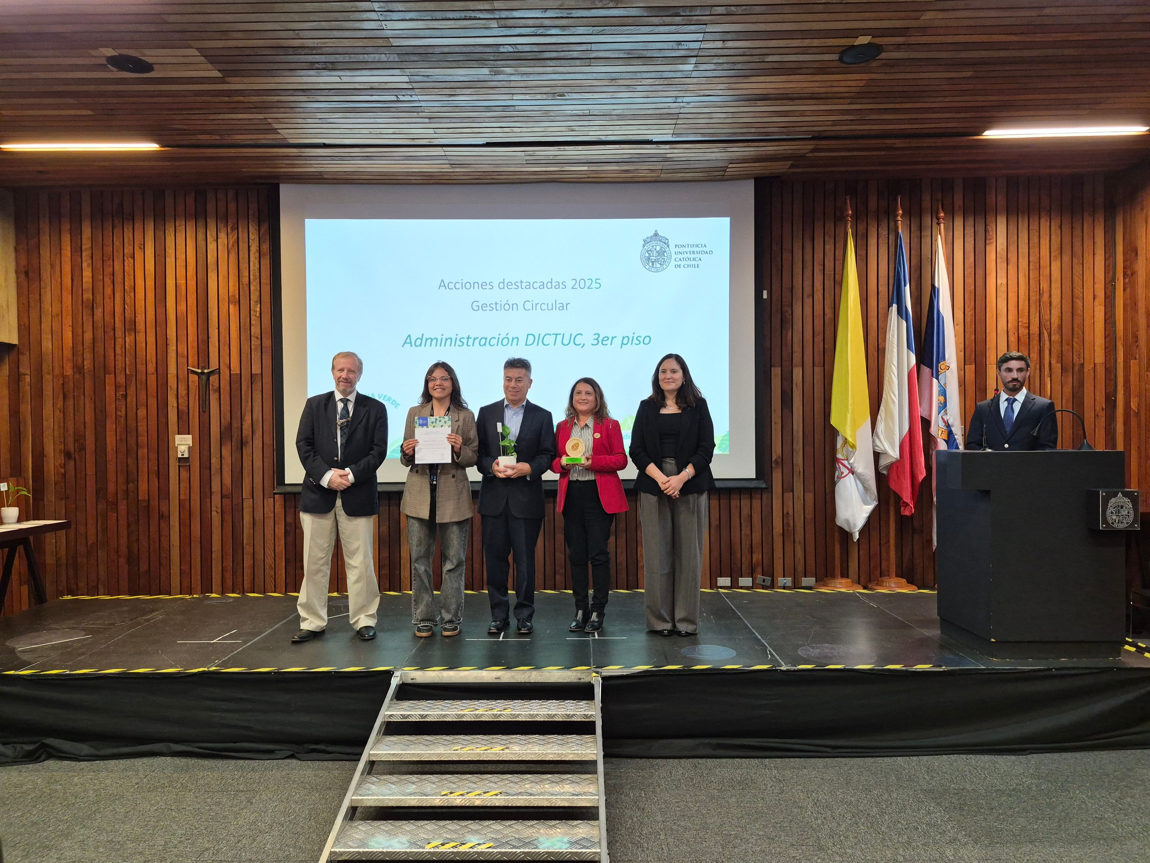 Dictuc es reconocido por programa Oficina Verde UC