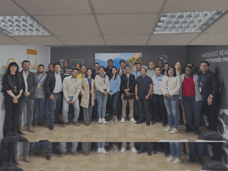 Dictuc destaca capacidades técnicas y fortalece la cooperación internacional al recibir a curso de la Academia de Obras Públicas de Chile