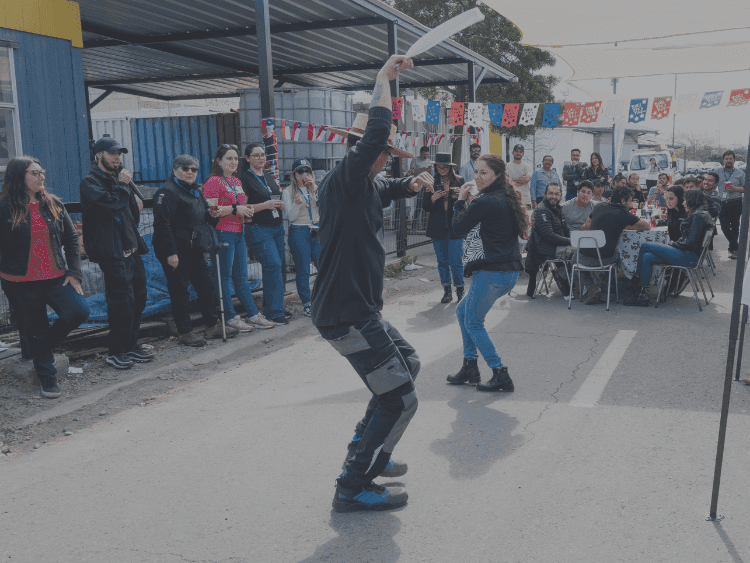 ¡Felices Fiestas Patrias les desea Dictuc!  